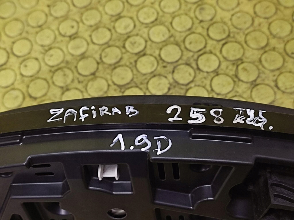 Opel zafira b 1.9 d счетчик 13267544 Киев