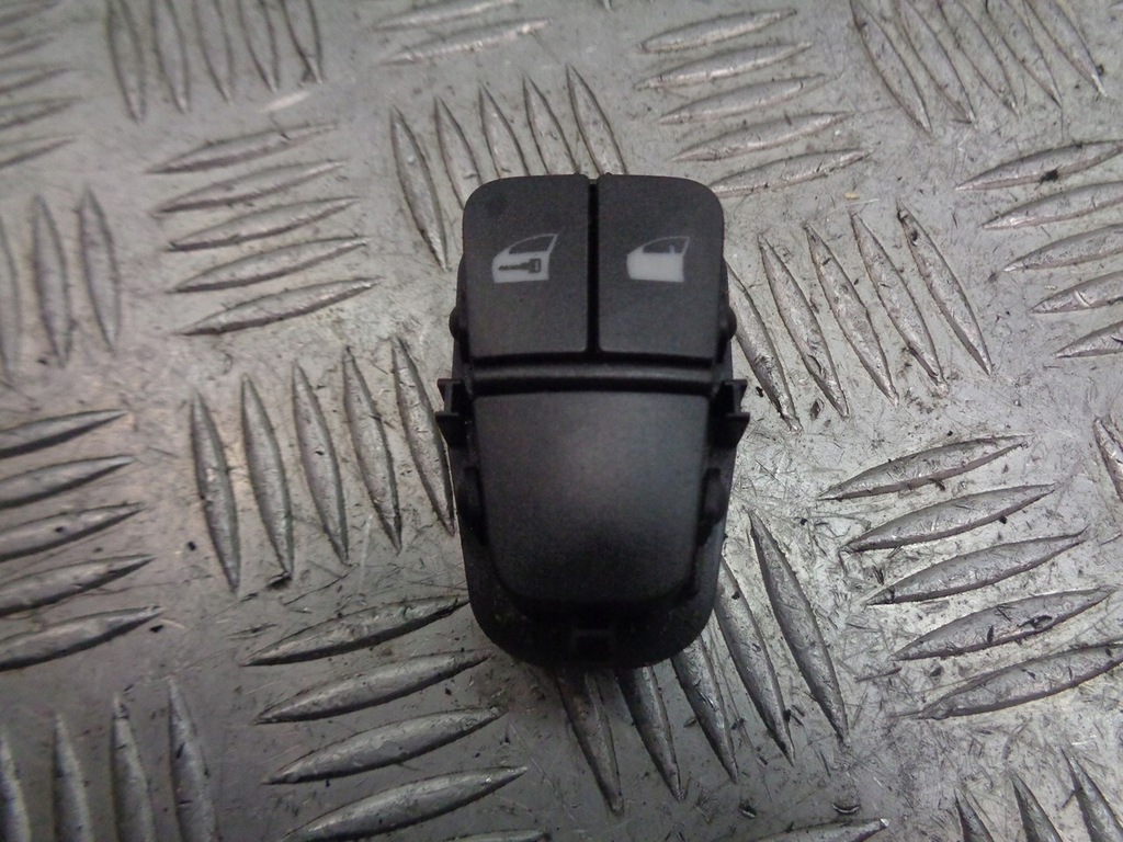 фото №1, Кнопка замка центрального croma ii 1821940222