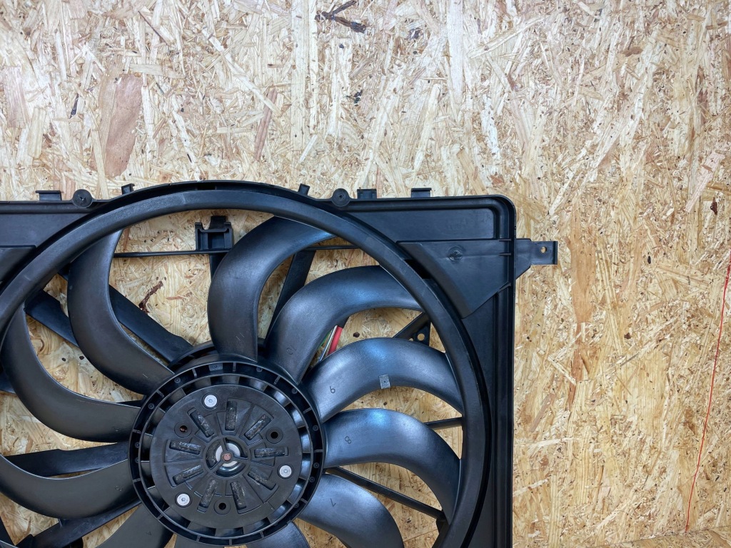 Вентилятор радіатор корпус land range rover jaguar gj32-8c607-bc Доставка