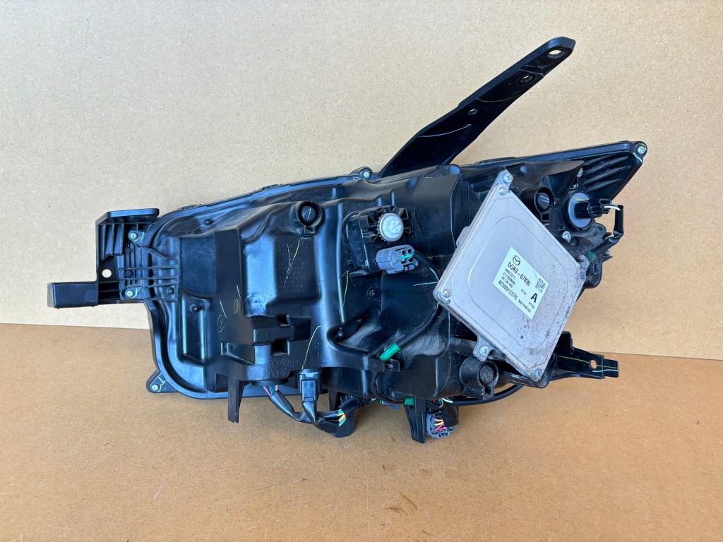 Mazda cx-30 cx30 фара правий перед full led Недорого