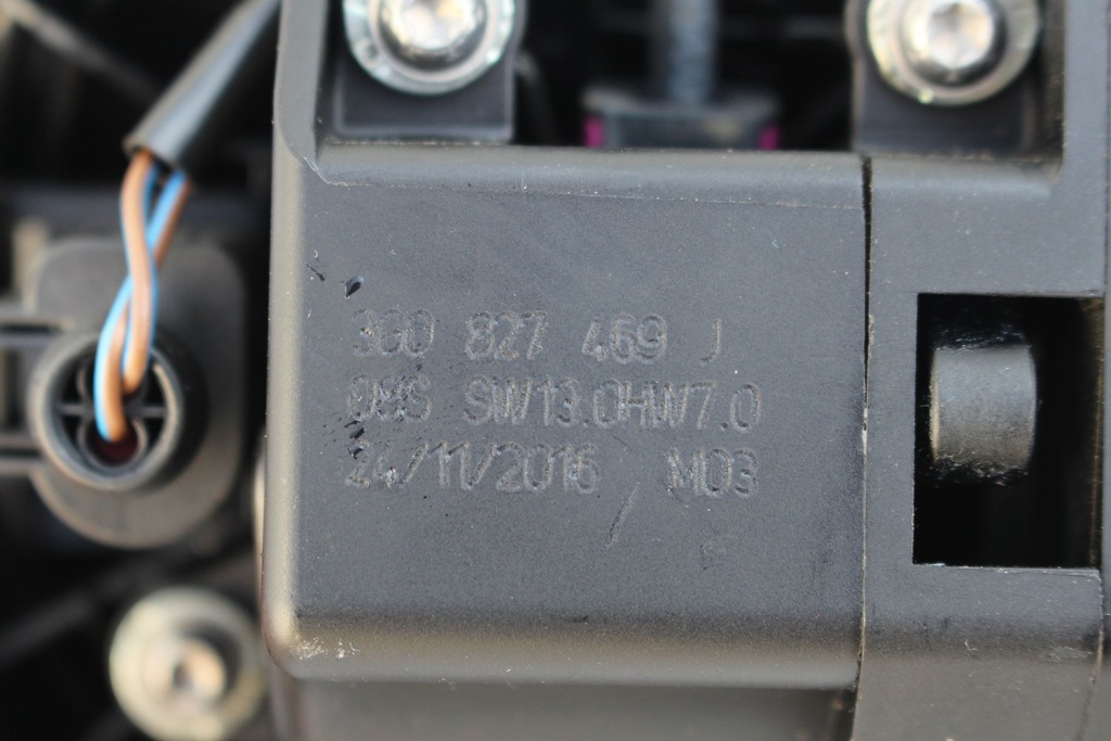 Vw passat b8 камери 360 5q0980546a 3g0827469j 5q0907556 блок керування + дзеркало Ціна