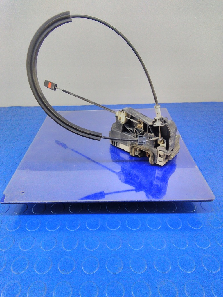 фото №1, Opel corsa c замок дверь перед левый 8pin 13203899