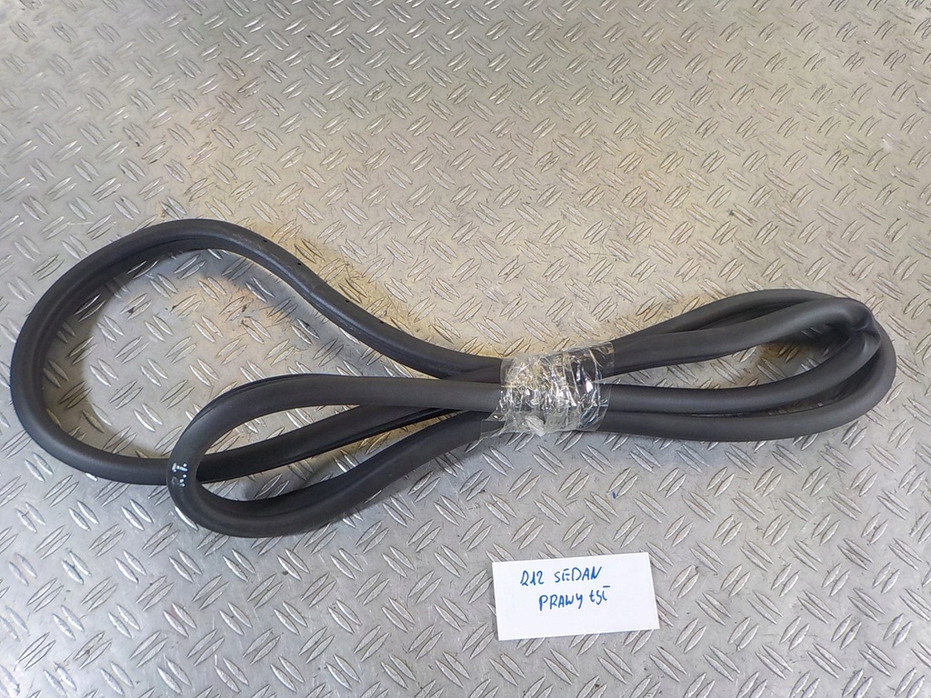 фото №1, Mercedes-benz e w212 09- прокладка двері правий задня