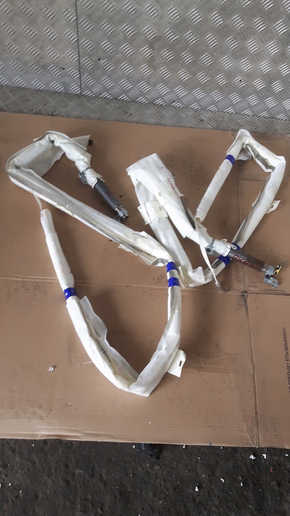 фото №1, Audi a4 8k b8 шторка безпеки права оригінал sedan