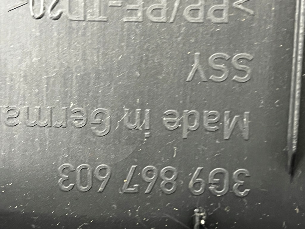 фото №11, Vw passat b8 kombi захист кришки czarna 3g9867605 pod кришка електрична