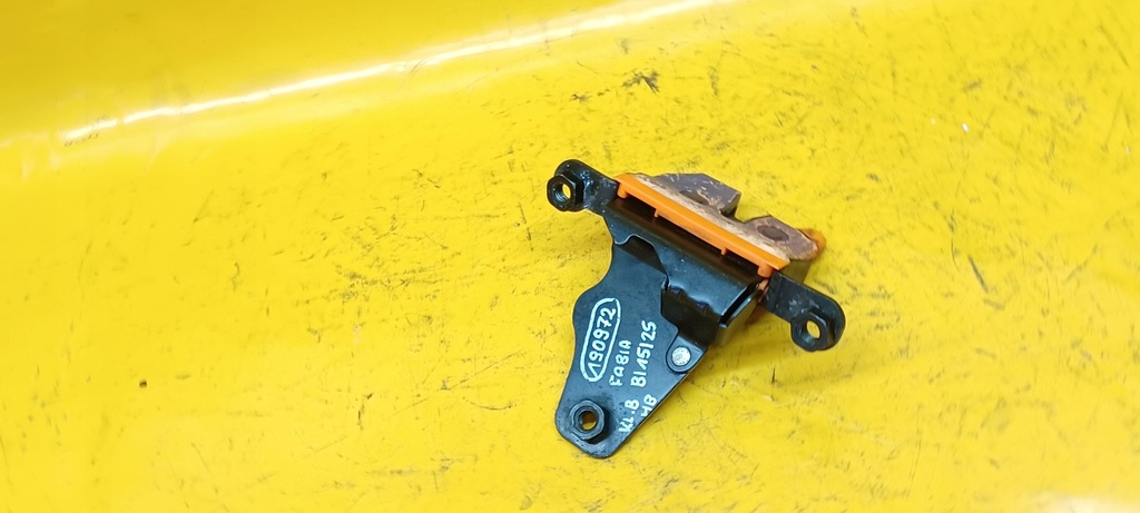 фото №8, Замок нижній кришки fabia i 99-04r hb 6y0827501j