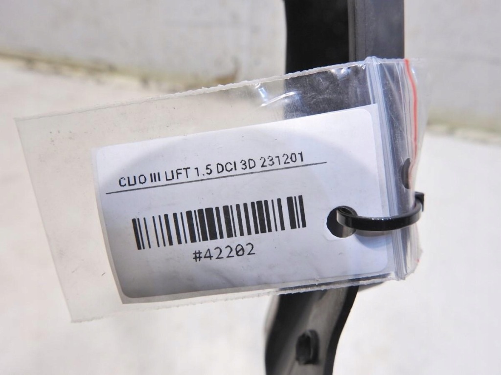 фото №4, Защита механизма дворник перед renault clio iii lift 8200363647