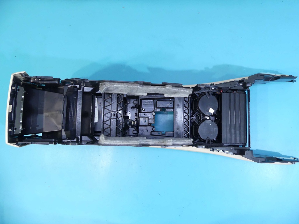 фото №10, Подлокотник туннель bmw x5 f15 europa