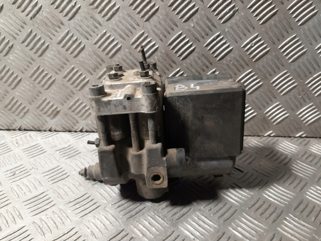 фото №1, Audi 100 насос abs 4a0614111a