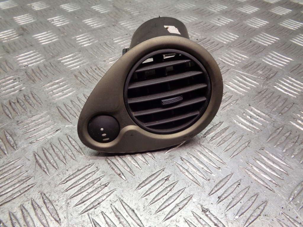 фото №1, Решётка обдув правая renault clio iii