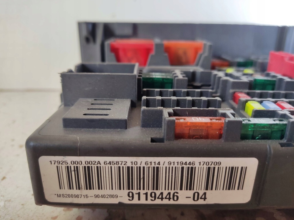 фото №7, Bmw 3 e90 e91 2008 рамка / модуль запобіжників