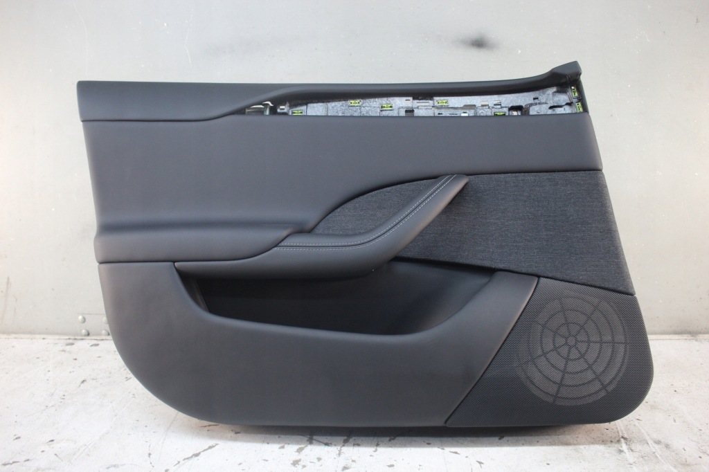 Купити Оббивка обшивка лівий перед двері tesla model s plaid 1633447-01-f