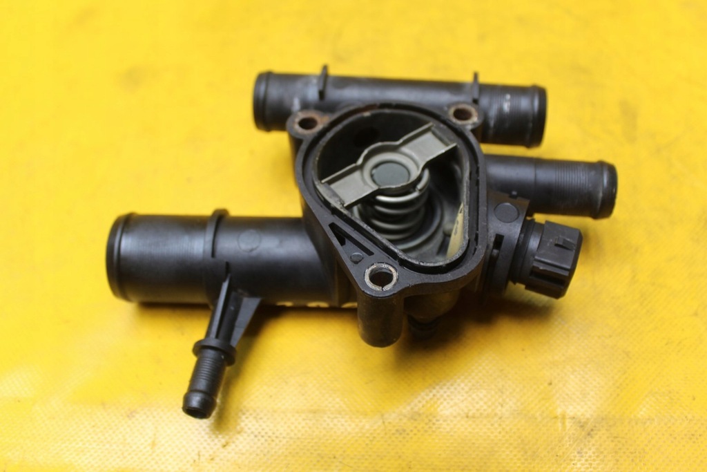 фото №8, Корпус teromostatu vivaro 1.9 dci 8200074349c