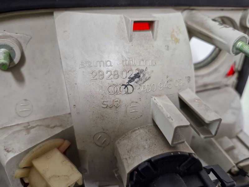 фото №11, Audi a8 d2 lift лампа правый задняя w крышка 4d0945094b