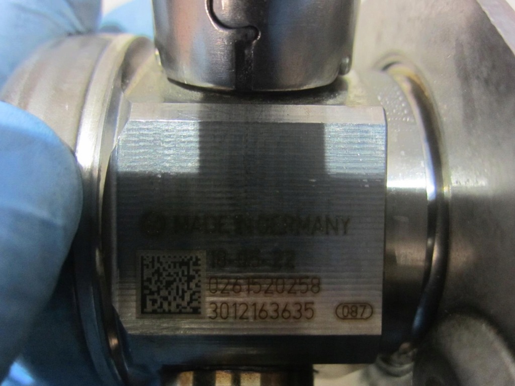 Bmw x3 g01 b46 f20 g20 g30 g11 насос упорскування 7642466 8621084 13517642466 Оригінал