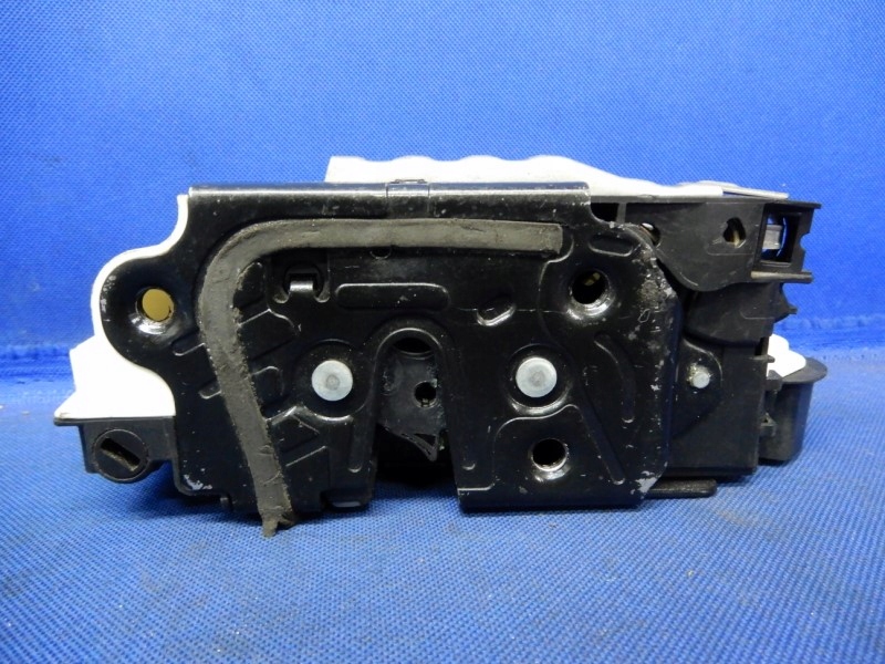 фото №3, Замок дверь правый перед vw passat cc 6pin