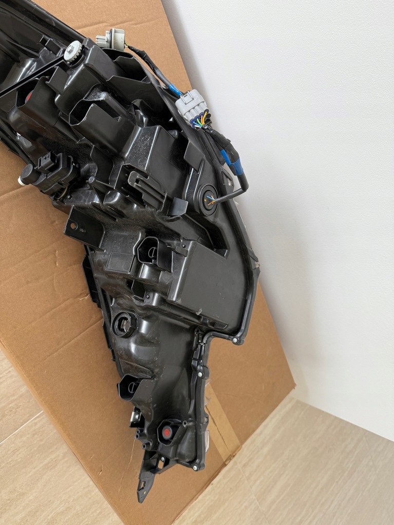 фото №6, Лампа передня права toyota ch-r 81110-f4180-00