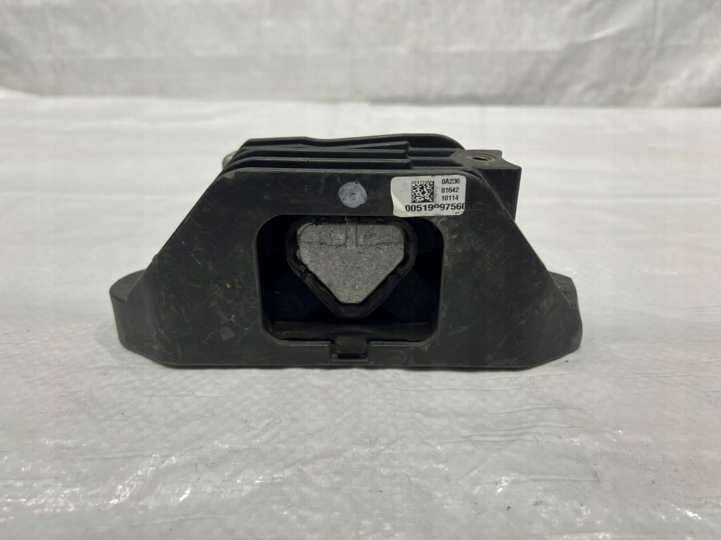 Fiat jeep кронштейн подушка двигателя коробки 51999756 в Украине