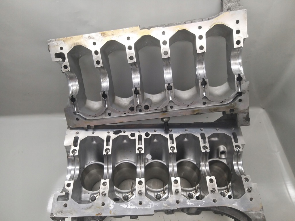 фото №12, Блок двигателя номинал 2.4 d5 163km d5244t volvo xc90 i xc70 s60 8653865