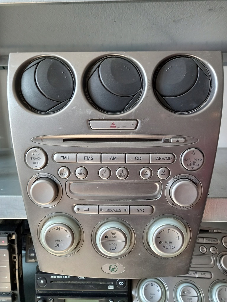 фото №1, Mazda 6 панель радио ff011068b