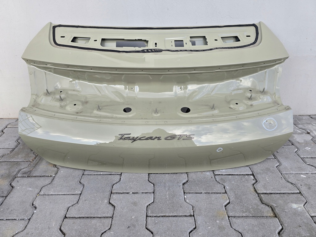 фото №1, Porsche taycan крышка багажника 9j1827159