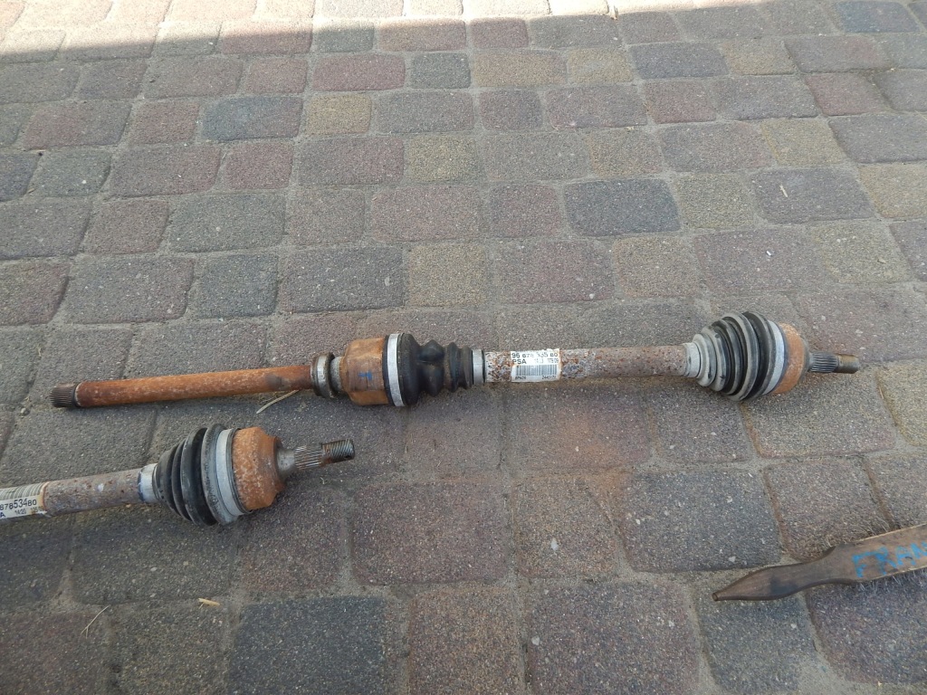 Купить Приводной вал правая peugeot citroen 9687853580