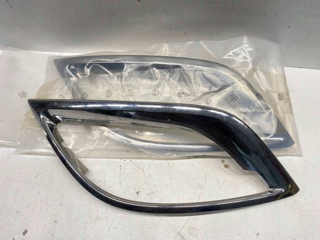 Купити Рамка решітка бампера ліва хром renault espace 5 v 2015-