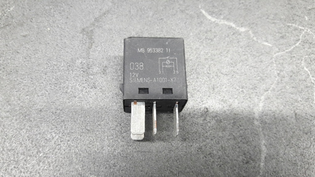 фото №1, Mb953382 реле volvo v40 00r