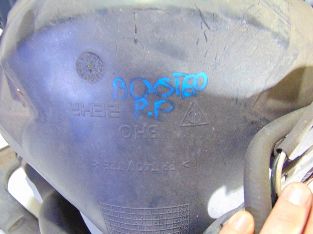 Купить Радиатор воды правый  boxster 986 2.7 99610613251