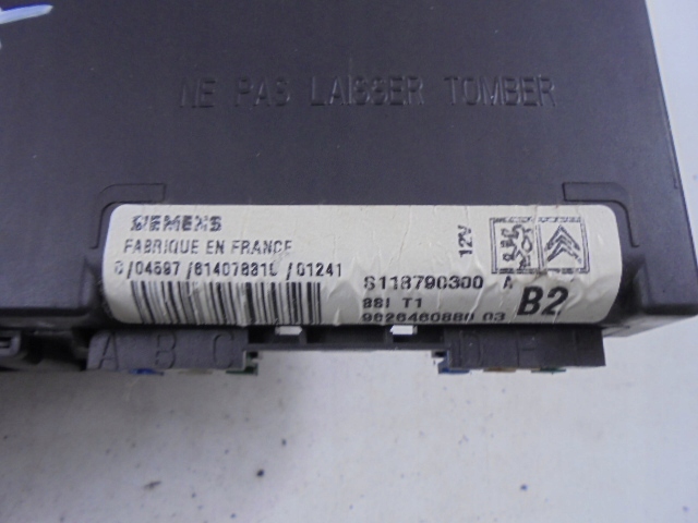 фото №7, Peugeot 206 коробка предохранителей 1,4 kfw siemens s105872300a 9626460880