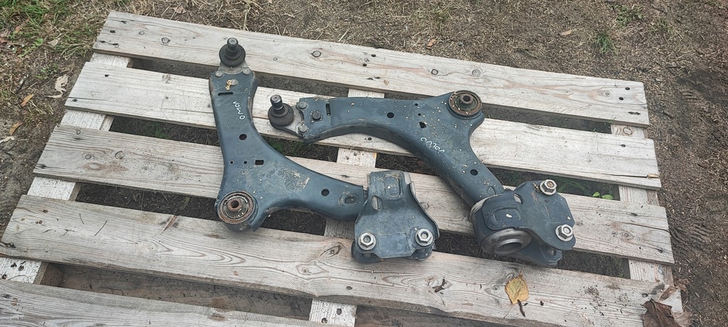 фото №1, Ford focus mazda 3 volvo xc70 v70 s60 рычаги перед комплект