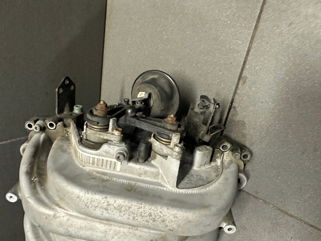 фото №6, Колектор всмоктуючий кришки справні vw phaeton 4.2 bgh 077133185bb