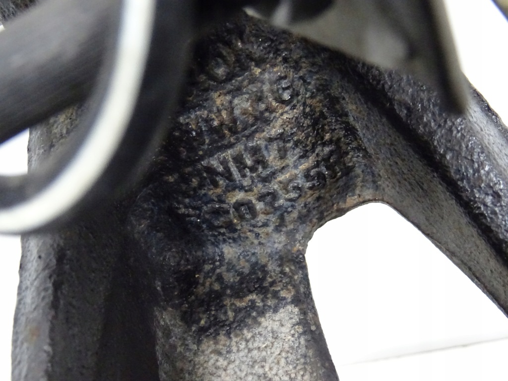 Audi a3 8v рестайлинг  1.4 tsi амортизатор поворотный кулак левая 5q0255r 5q0413023eb Киев