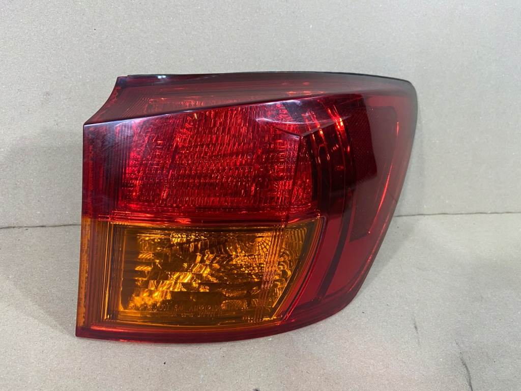 фото №1, Права лампа задня lexus is220 is-220 is 220