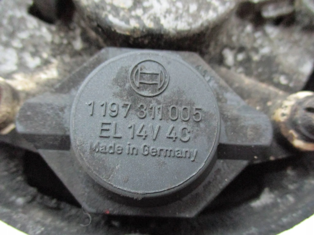 Audi 80 vw passat b2 1.6 d генератор 068903025c Киев