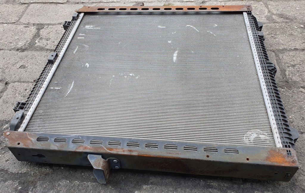 Купити Радіатор води mercedes actros mp4 a9605000801