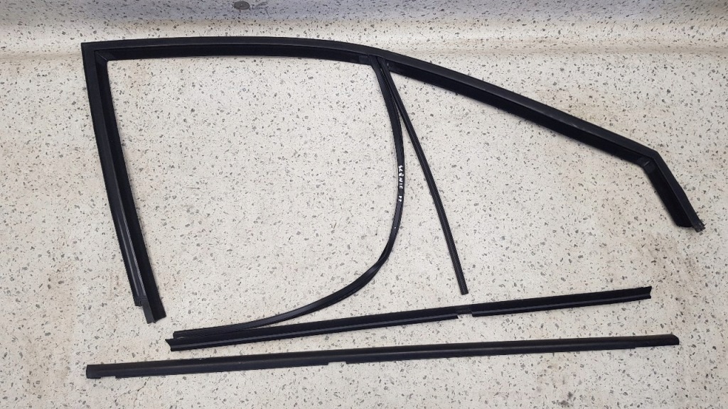 фото №1, Прокладка дверь стекло правый перед kpl scenic ii