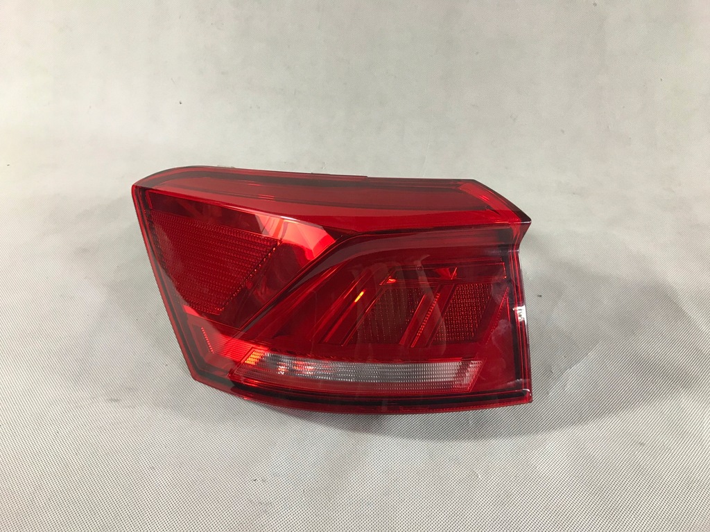 фото №1, Vw t-roc cabrio 18- лампа задня ліва led 2gc945095