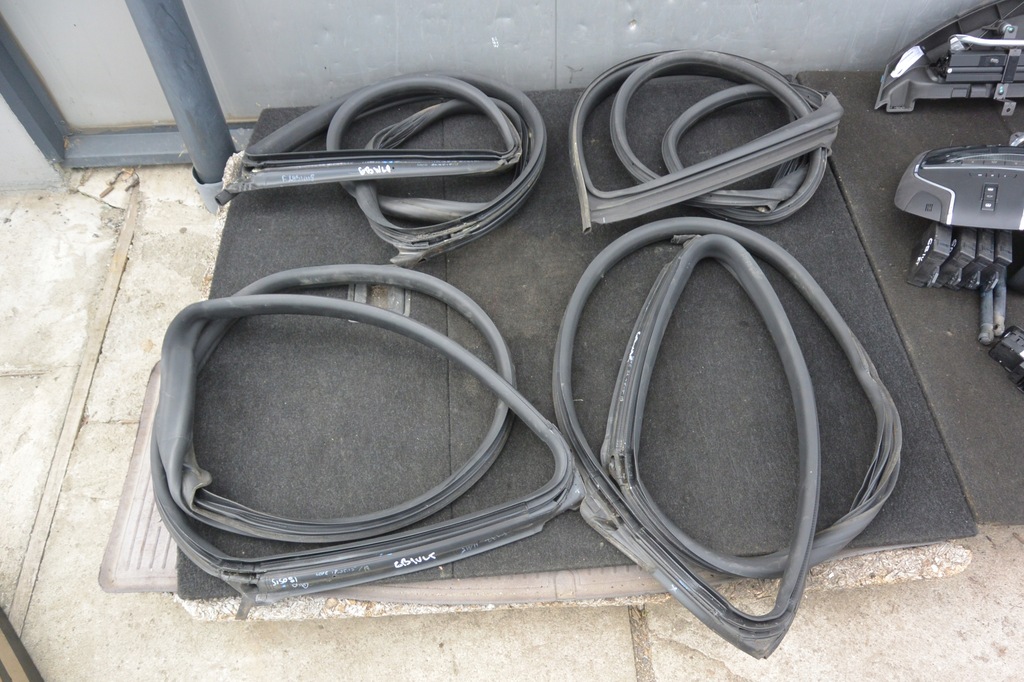 фото №1, Прокладка дверь правая левая перед задняя maserati ghibli iii комплект