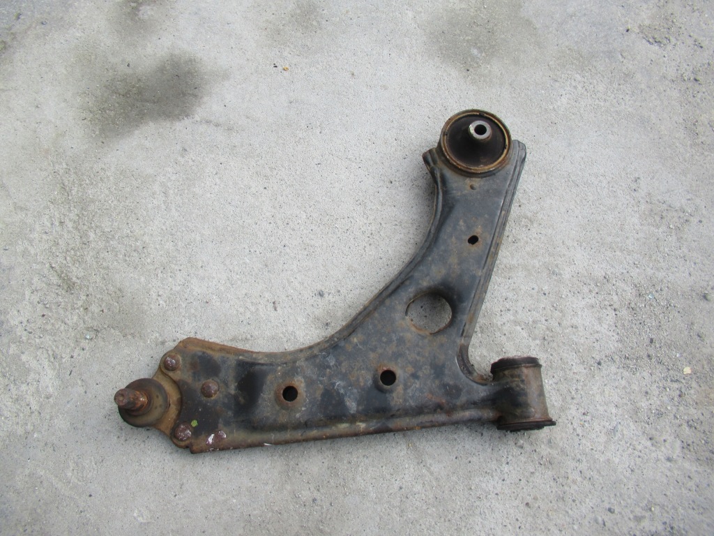 Купить Opel adam s 1.4 turbo 150km рычаг правый