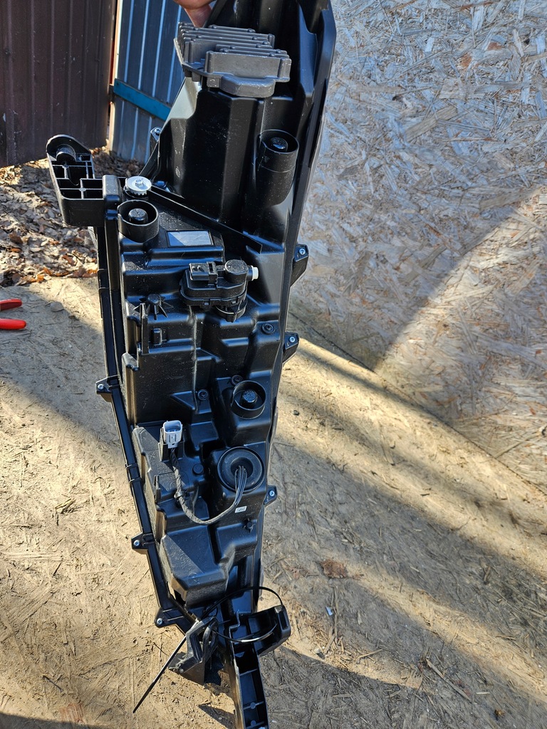 фото №13, Toyota corolla cross full led лампа левая перед 19