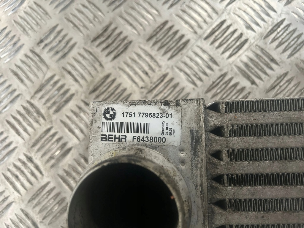 фото №6, Bmw 5 e60 e61 2008 радиатор воздуха наддувочный / интеркулер