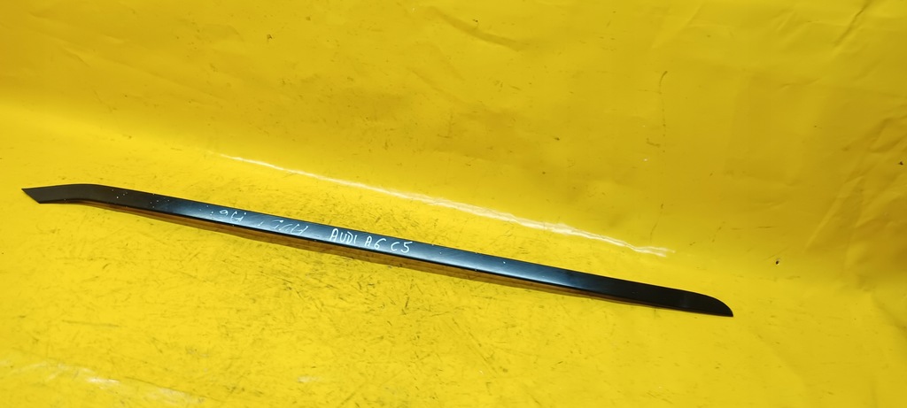 фото №1, Молдинг стекло audi a6 4b0854328al