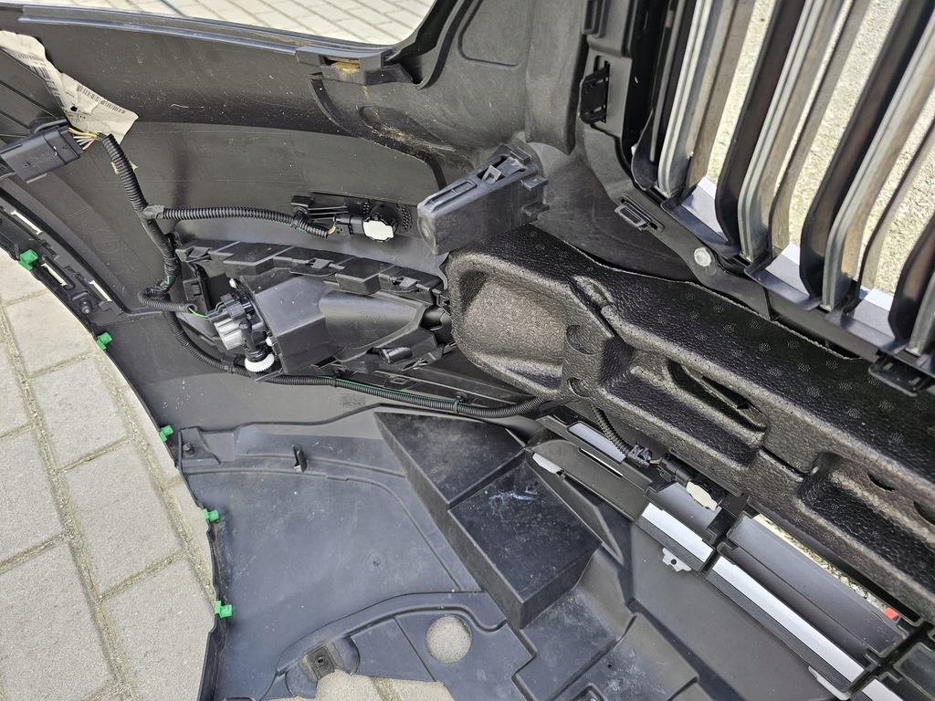 фото №6, Volvo xc40 бампер перед передний kompletny цвет 717