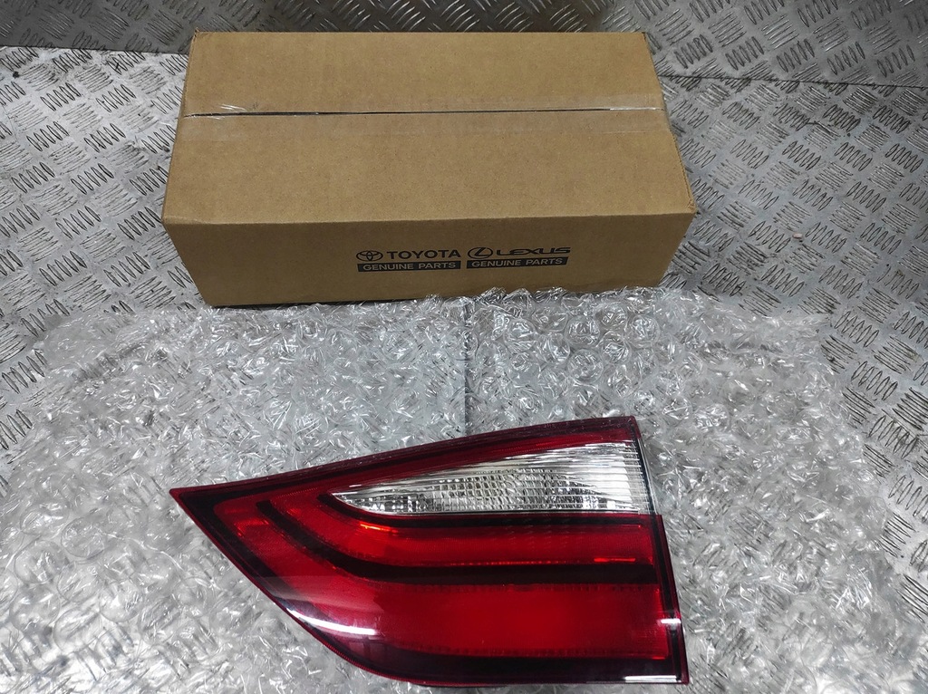 фото №11, Toyota sienna 2018 лампа задняя задняя крышка багажника крыло