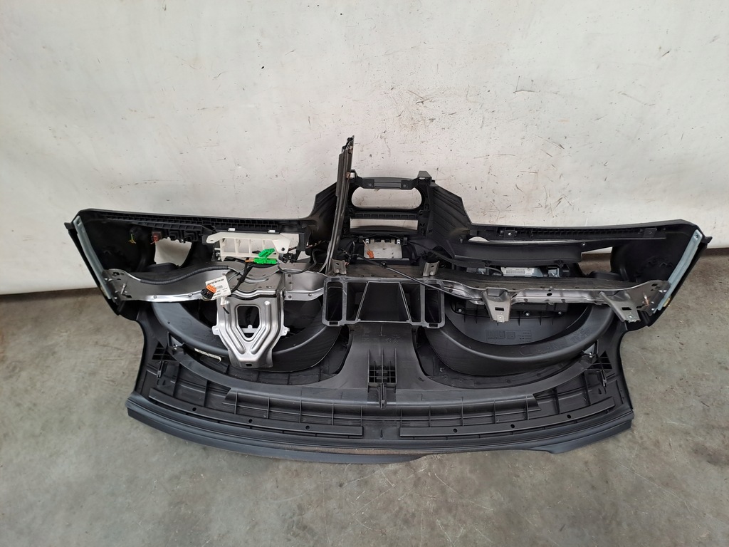 фото №10, Приборная панель консоль датчик ремни kpl peugeot 206+