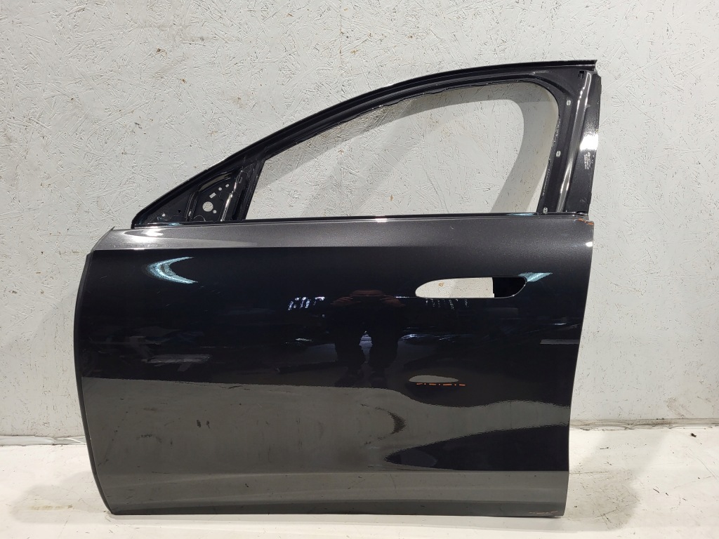 Купити Двері ліва передні mercedes e-klasa w214 2023r-