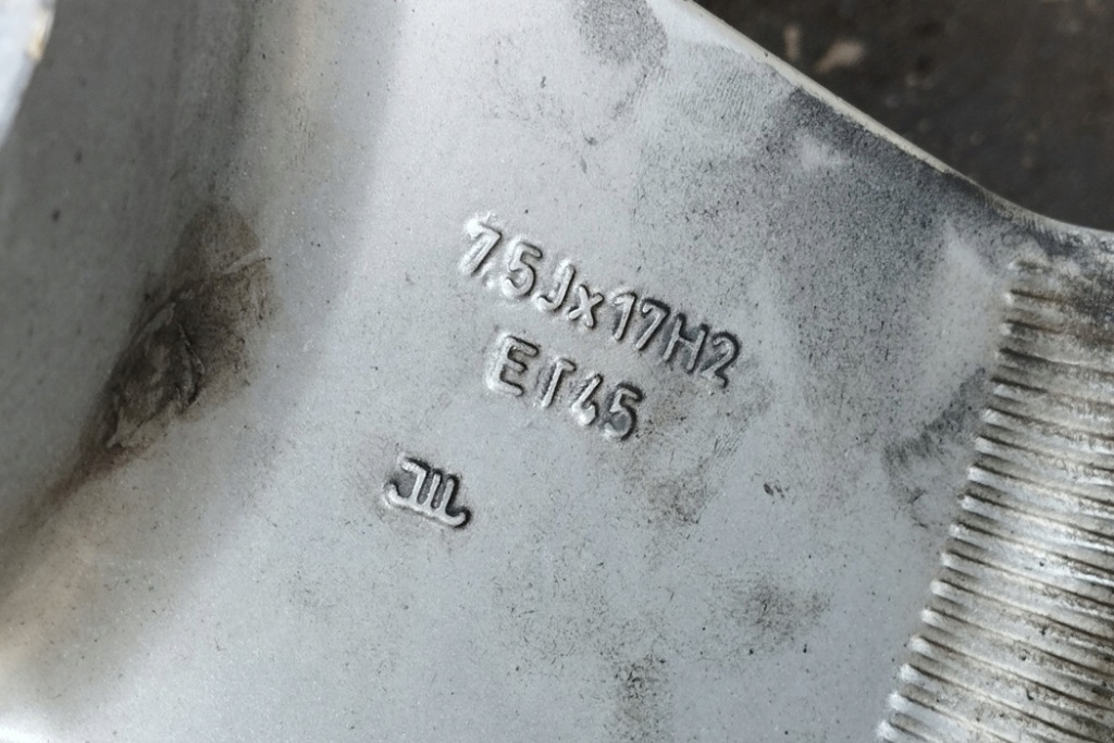 фото №8, Комплект диск vw tiguan 5n_ 8e0601025e 2.0l дизель 103kw 2008