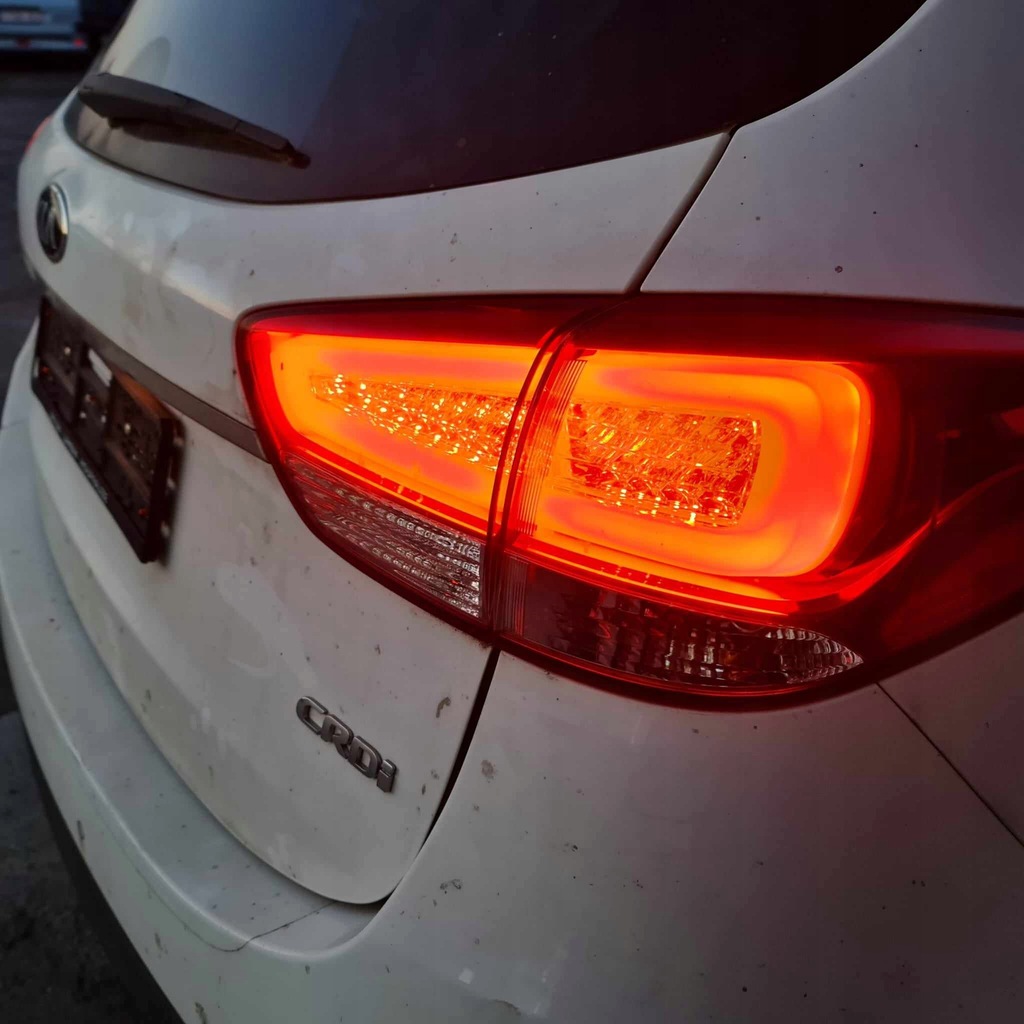 фото №13, Лампа правий задня w кришка carens iv 92404-a4110 led