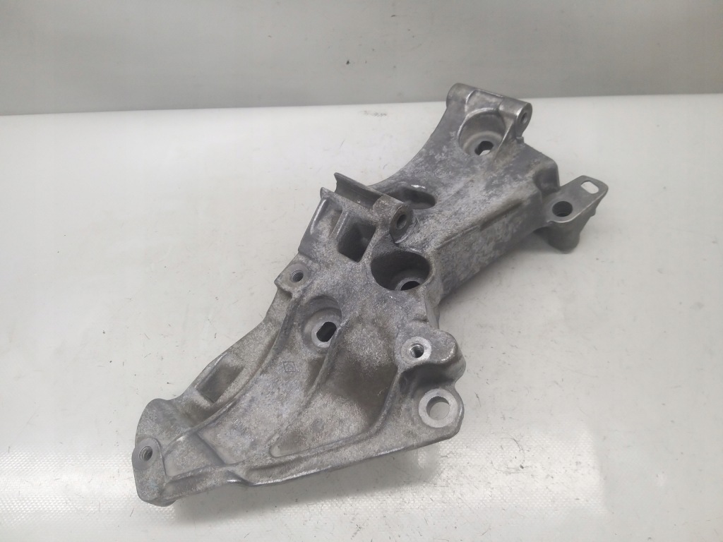 фото №1, Кронштейн генератора натягувача clio iii megane qashqai 1.5 dci k9k 8200425034